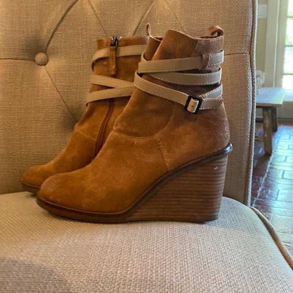 Kelsi dagger lace up ankle boot 6 1/2 - Picture 3 of 5